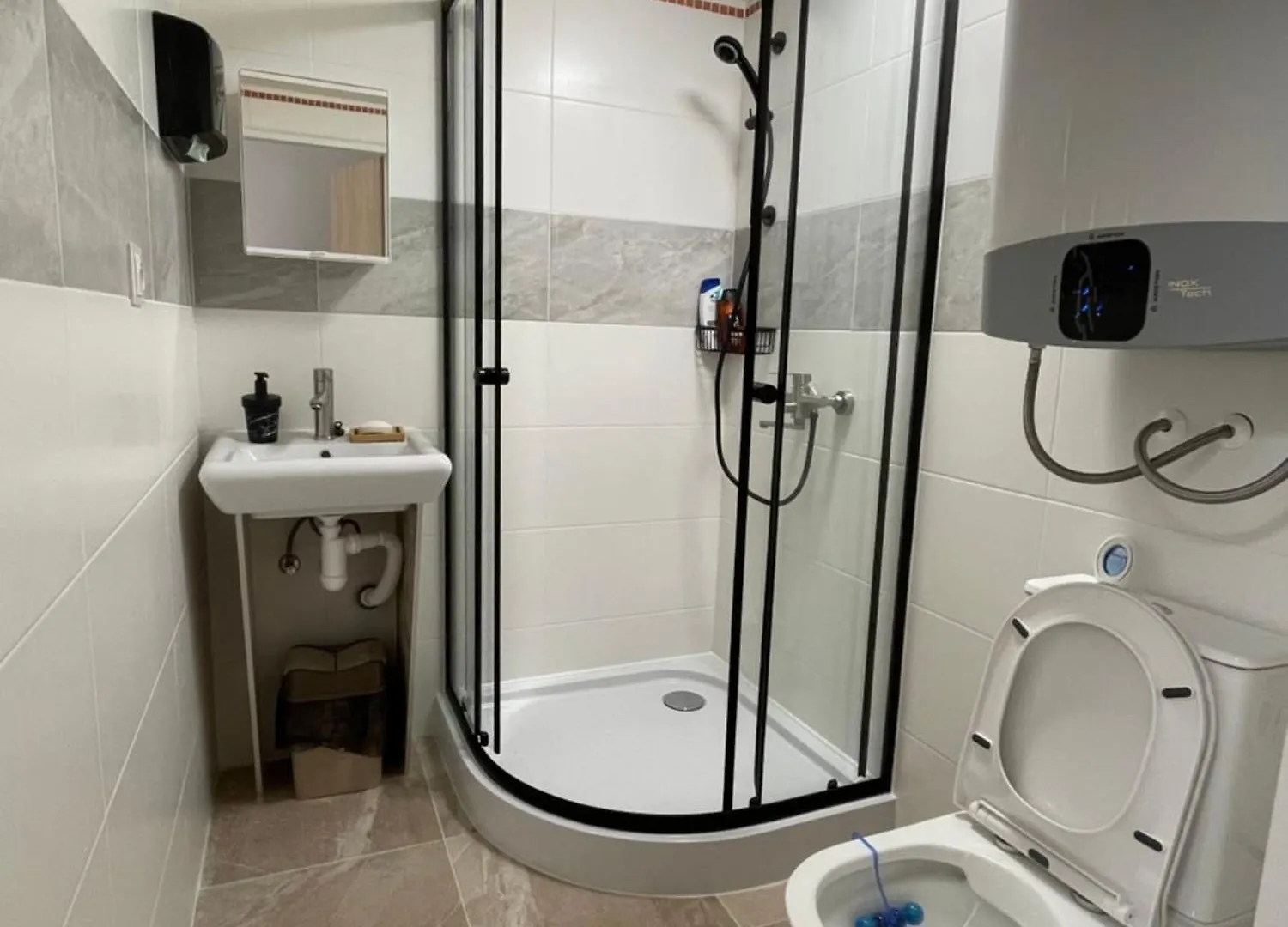 Hotel Trung Lo Cao Praga 0*,  Czechy